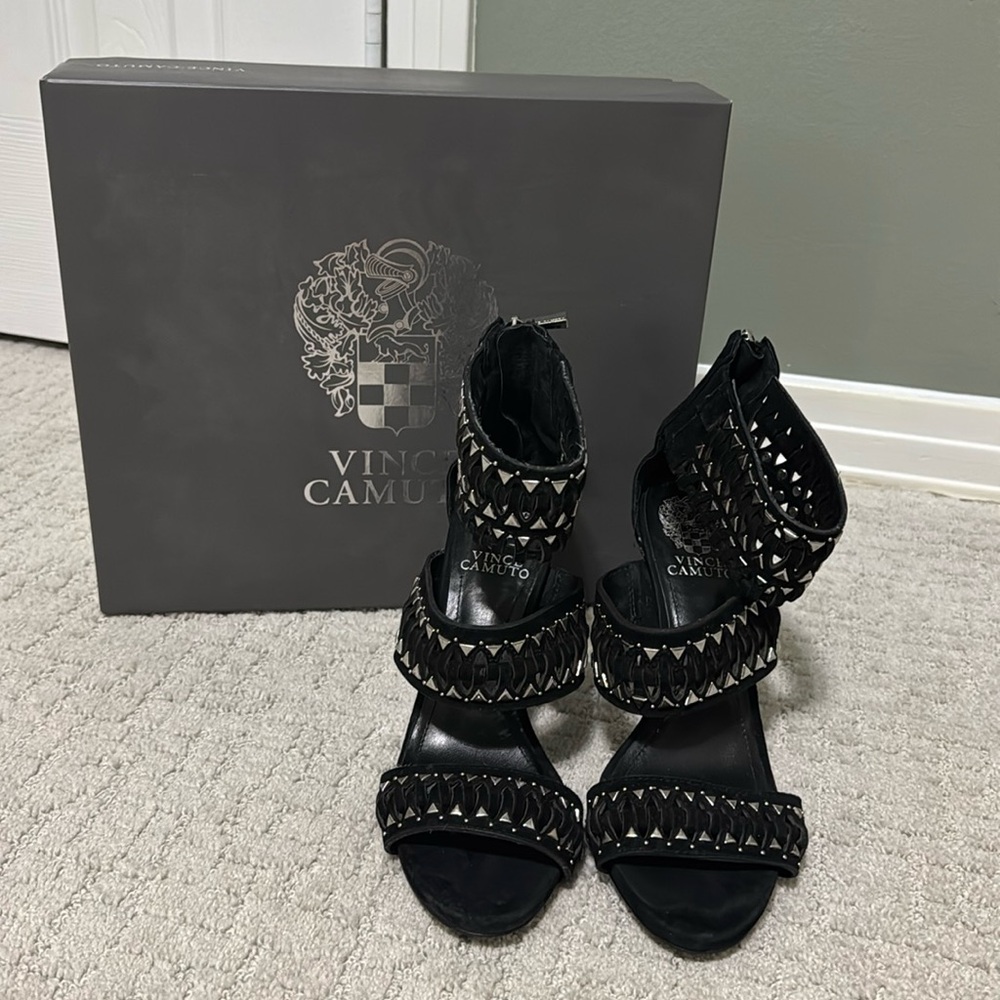 Dressy black sandal